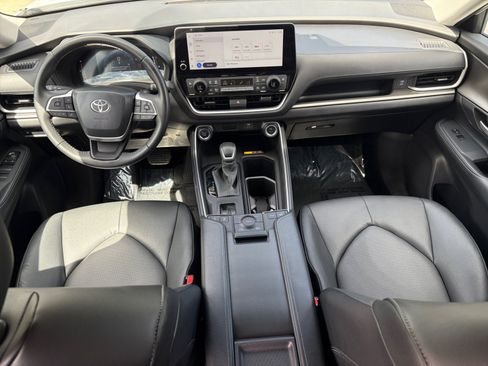 Used 2026 Toyota Grand Highlander AWD image 24