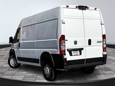 Used 2025 RAM ProMaster 1500 w/ Convenience Group image 2