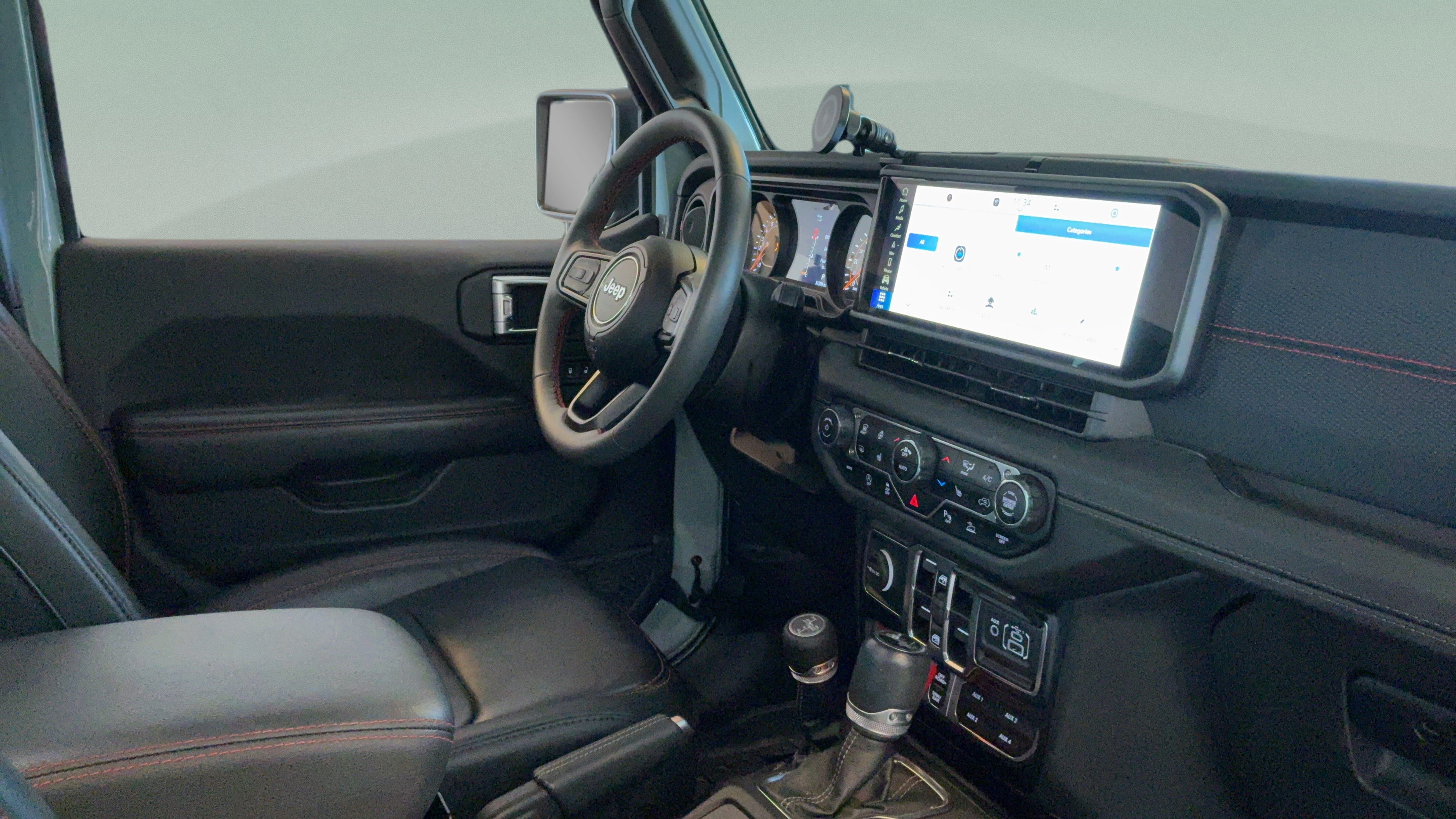 Used 2024 Jeep Wrangler Unlimited Rubicon AWD/4WD image 46