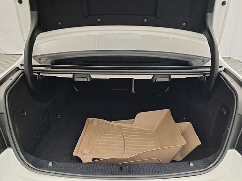 Used 2016 Mercedes-Benz E 350 4MATIC Sedan image 30