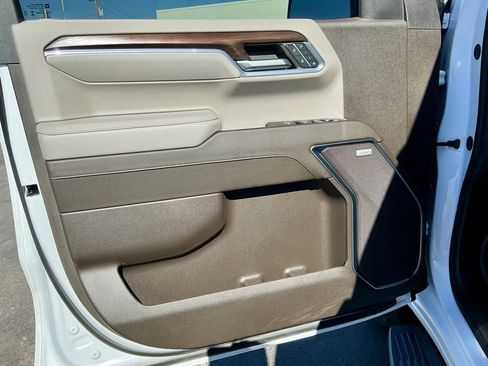 Used 2024 GMC Sierra 1500 SLT w/ SLT Premium Plus Package image 44