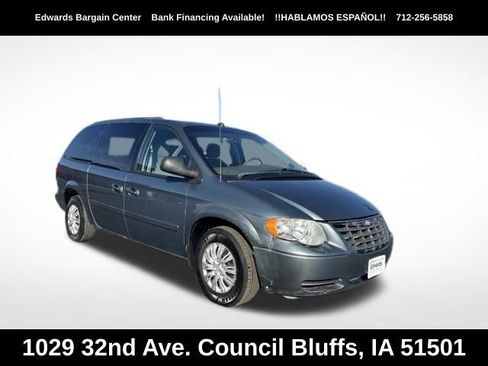 Used 2005 Chrysler Town & Country LX w/ Popular Equipment Group II FWD image 1