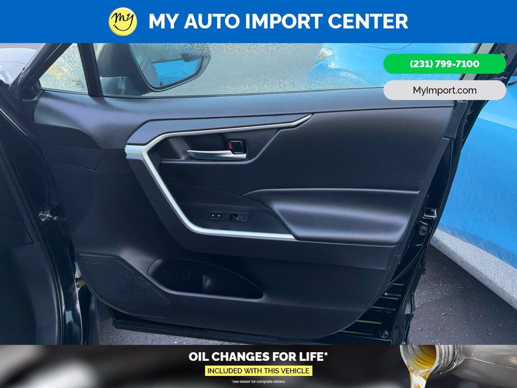 Used 2024 Toyota RAV4 AWD Hybrid image 25