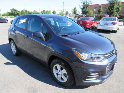 Used 2019 Chevrolet Trax LS FWD image 8