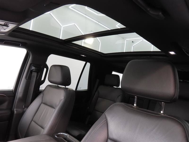 Used 2022 Chevrolet Tahoe Z71 w/ Luxury Package AWD/4WD image 19