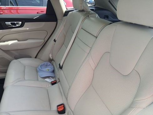 Used 2020 Volvo XC60 T8 Inscription image 11