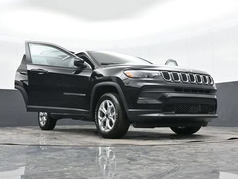 Used 2025 Jeep Compass Sport w/ Mopar Graphics Package AWD/4WD image 52