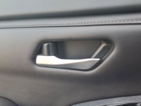 Used 2024 Nissan Sentra SV FWD image 15