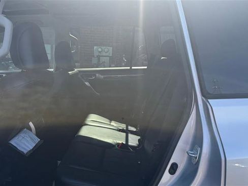 Used 2016 Lexus GX 460 w/ Premium Package image 23