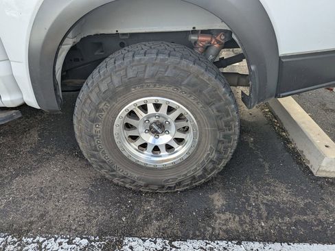 Used 2019 Ford F150 Raptor w/ Equipment Group 802A Luxury image 6