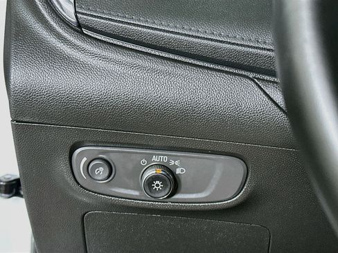 Used 2025 Buick Encore GX Preferred FWD image 17
