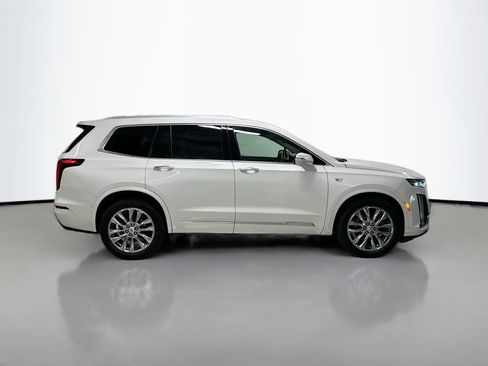 Used 2022 Cadillac XT6 Premium Luxury w/ Platinum Package AWD/4WD image 8