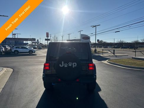 Used 2022 Jeep Wrangler Unlimited Sahara w/ Cold Weather Group image 4