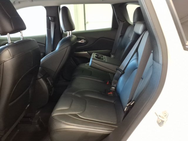 Used 2021 Jeep Cherokee Latitude Lux w/ Comfort/Convenience Group AWD/4WD image 15