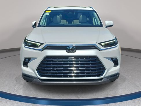 Used 2025 Toyota Grand Highlander AWD Hybrid image 2