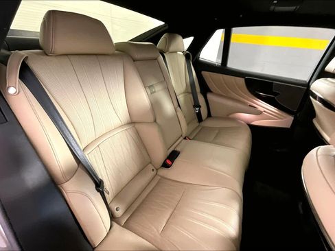 Used 2021 Lexus LS 500 w/ Interior Upgrade Package RWD image 19