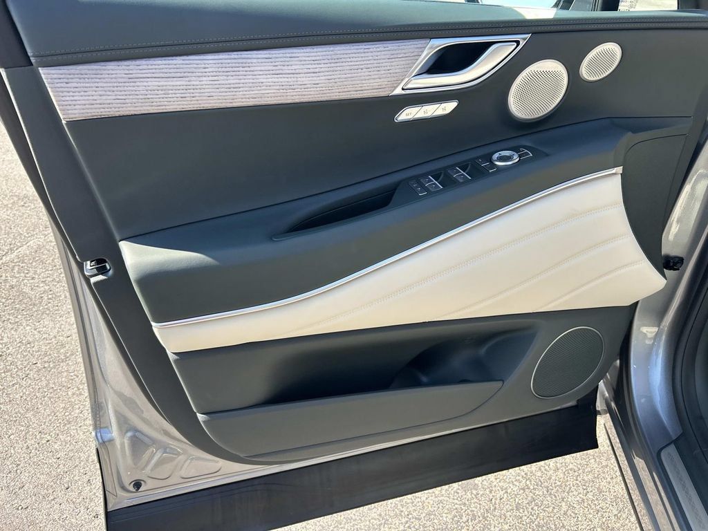New 2027 Genesis GV80 3.5T Prestige AWD/4WD image 18