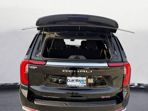 Used 2025 GMC Yukon XL Denali image 17