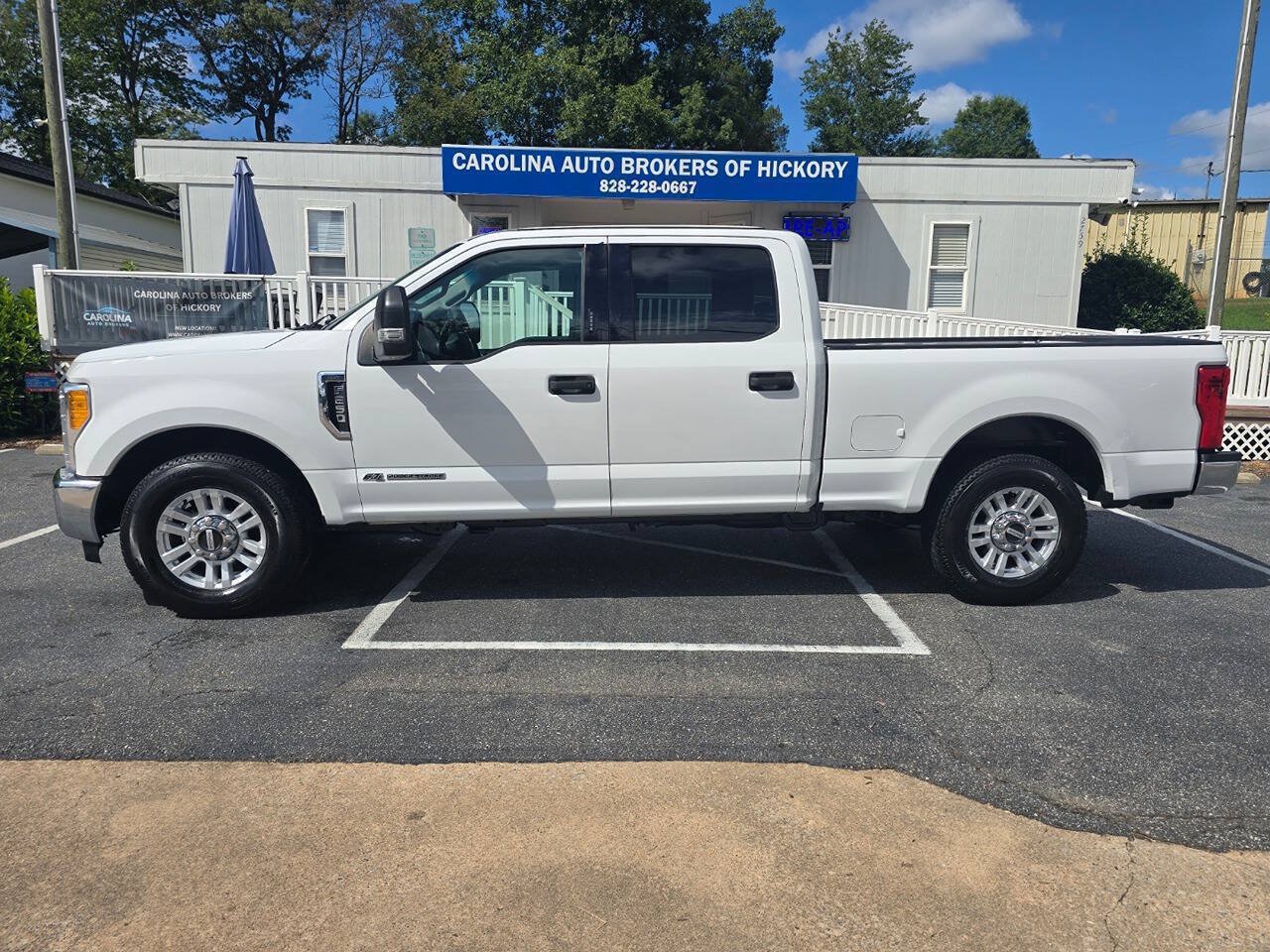 Used 2017 Ford F250 XLT w/ XLT Value Package RWD image 3
