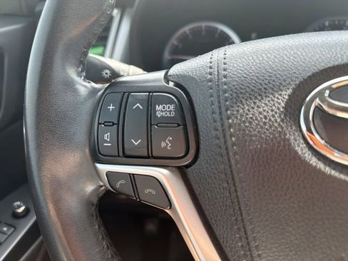 Used 2019 Toyota Highlander Limited image 21