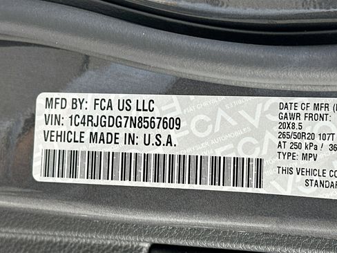 Used 2022 Jeep Grand Cherokee Overland w/ Luxury Tech Group IV image 34