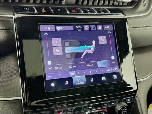 New 2025 Jeep Grand Cherokee Laredo X w/ Luxury Tech Group I image 35