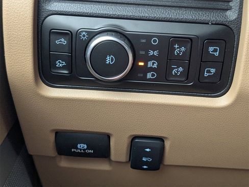 New 2026 Ford F250 Lariat w/ Black Appearance Package image 25