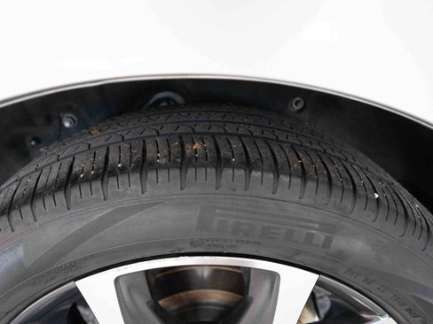 Used 2024 Toyota Sienna Platinum image 32