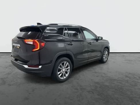 Used 2024 GMC Terrain SLT FWD image 4