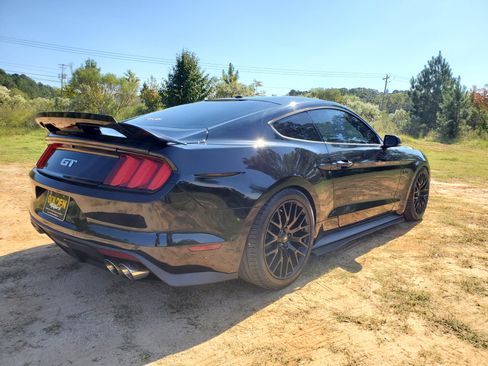 Used 2017 Ford Mustang GT Premium w/ Equipment Group 401A image 9