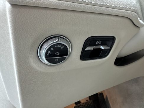 Used 2023 Mercedes-Benz EQS 450+ SUV image 52