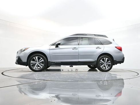 Used 2018 Subaru Outback 2.5i Limited image 29