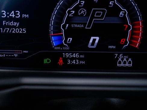 Used 2021 Lamborghini Urus image 43