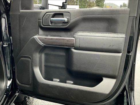 Used 2022 Chevrolet Silverado 2500 LTZ w/ LTZ Plus Package image 24