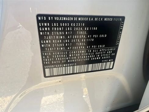 Used 2020 Volkswagen Tiguan S image 33