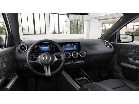 New 2026 Mercedes-Benz GLA 250 4MATIC image 3