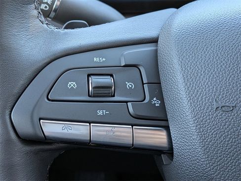 Certified 2025 Cadillac XT4 Premium Luxury image 29