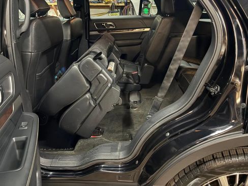 Used 2018 Ford Explorer Platinum AWD/4WD image 28