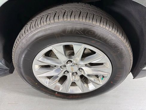 Used 2023 Chevrolet Suburban Premier image 12