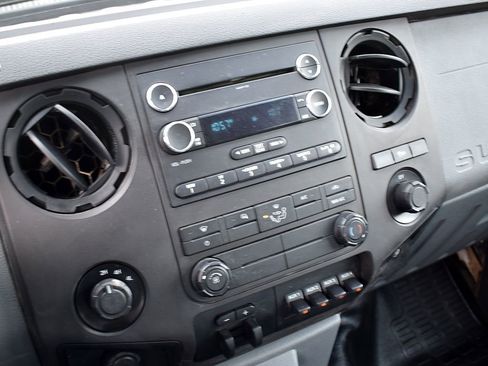 Used 2016 Ford F250 XL w/ Power Equipment Group image 17