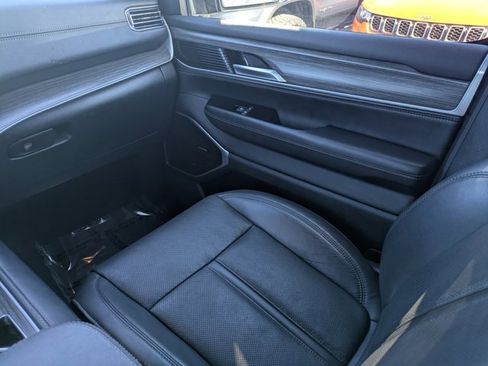 Used 2024 Jeep Wagoneer Series II image 15