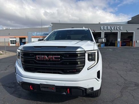 Used 2023 GMC Sierra 1500 AT4 image 18