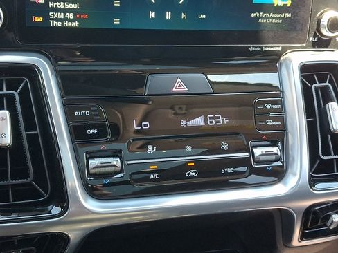 Used 2023 Kia Sorento SX AWD/4WD image 15