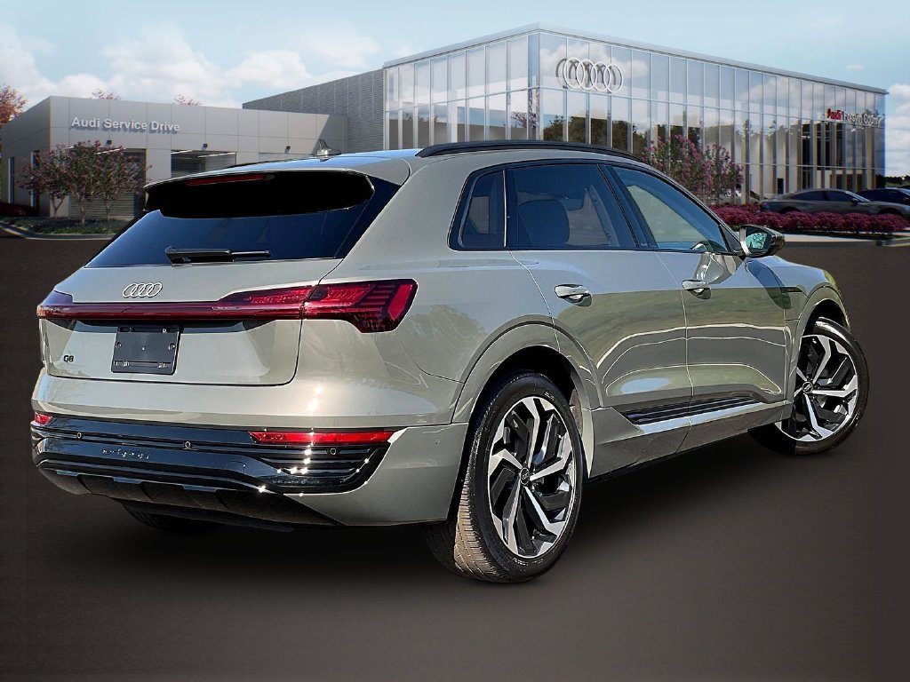 Used 2024 Audi Q8 e-tron Premium Plus w/ Premium Plus Package AWD/4WD image 7