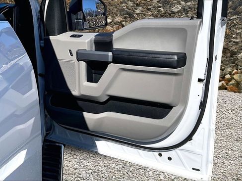 Used 2016 Ford F150 XLT image 20