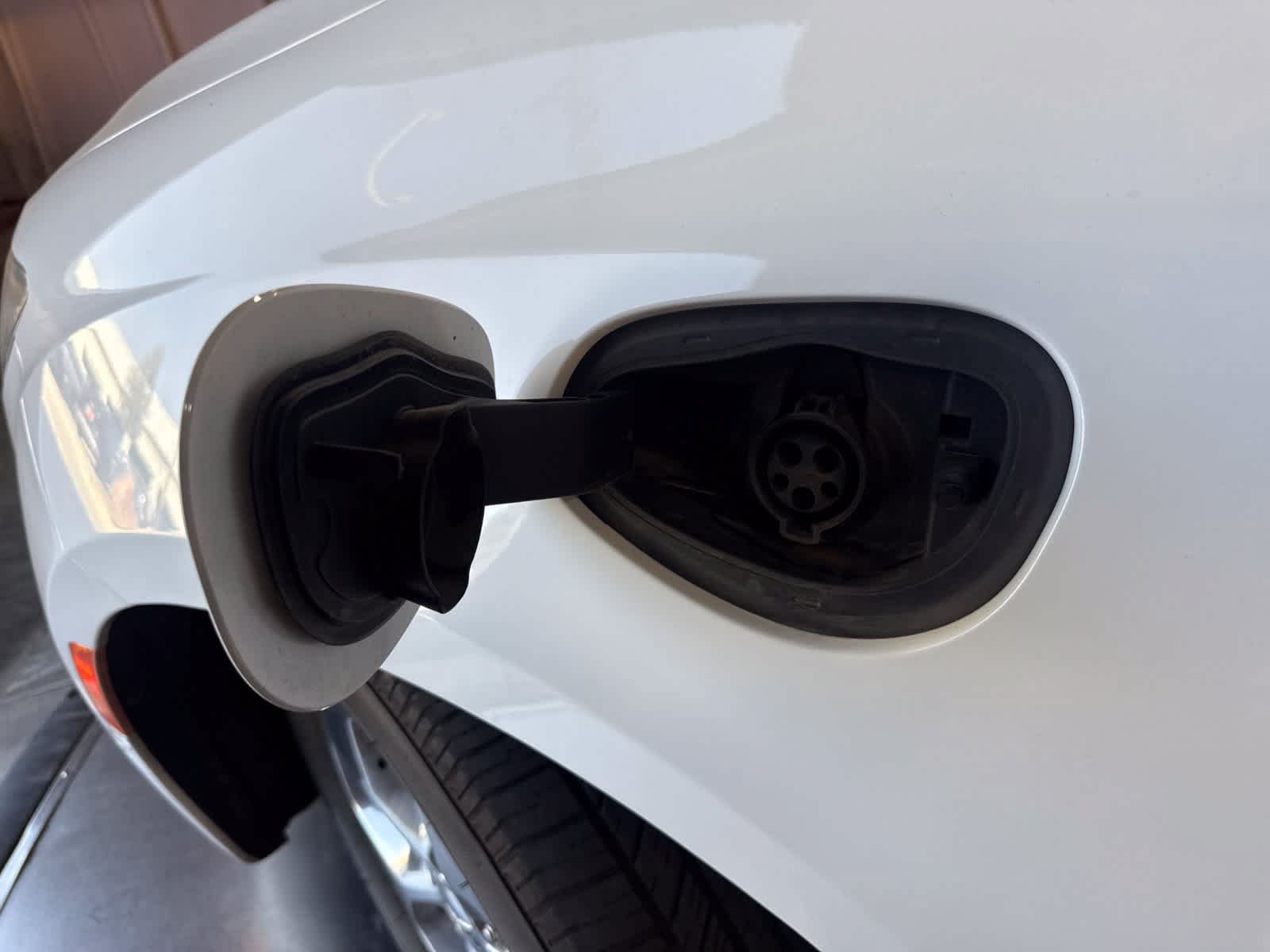 Used 2018 Chrysler Pacifica Limited w/ Advanced Safetytec Group FWD image 9