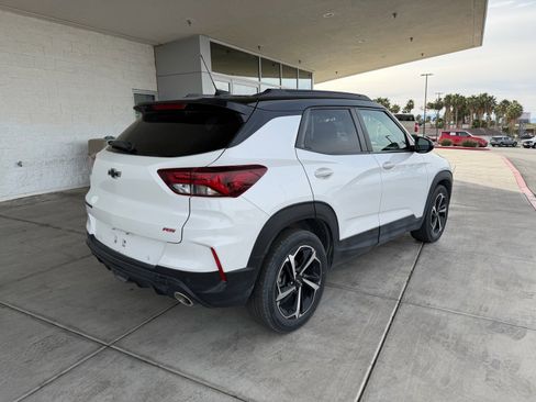 Used 2021 Chevrolet TrailBlazer RS w/ Sun and Liftgate Package image 3
