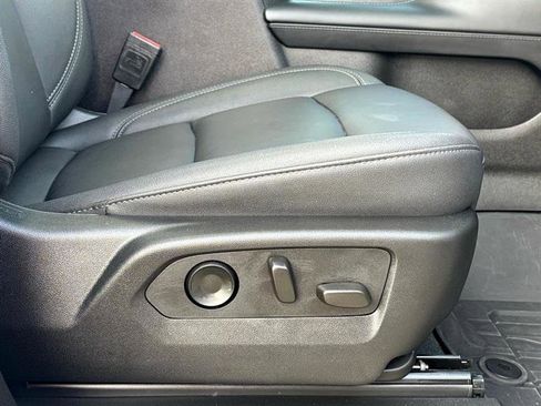 Used 2024 Chevrolet Suburban Z71 w/ Luxury Package image 51