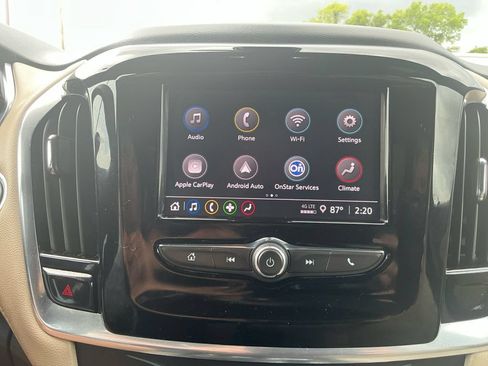 Used 2022 Chevrolet Traverse LS FWD image 26