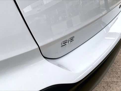 Used 2024 Volkswagen Taos SE image 24